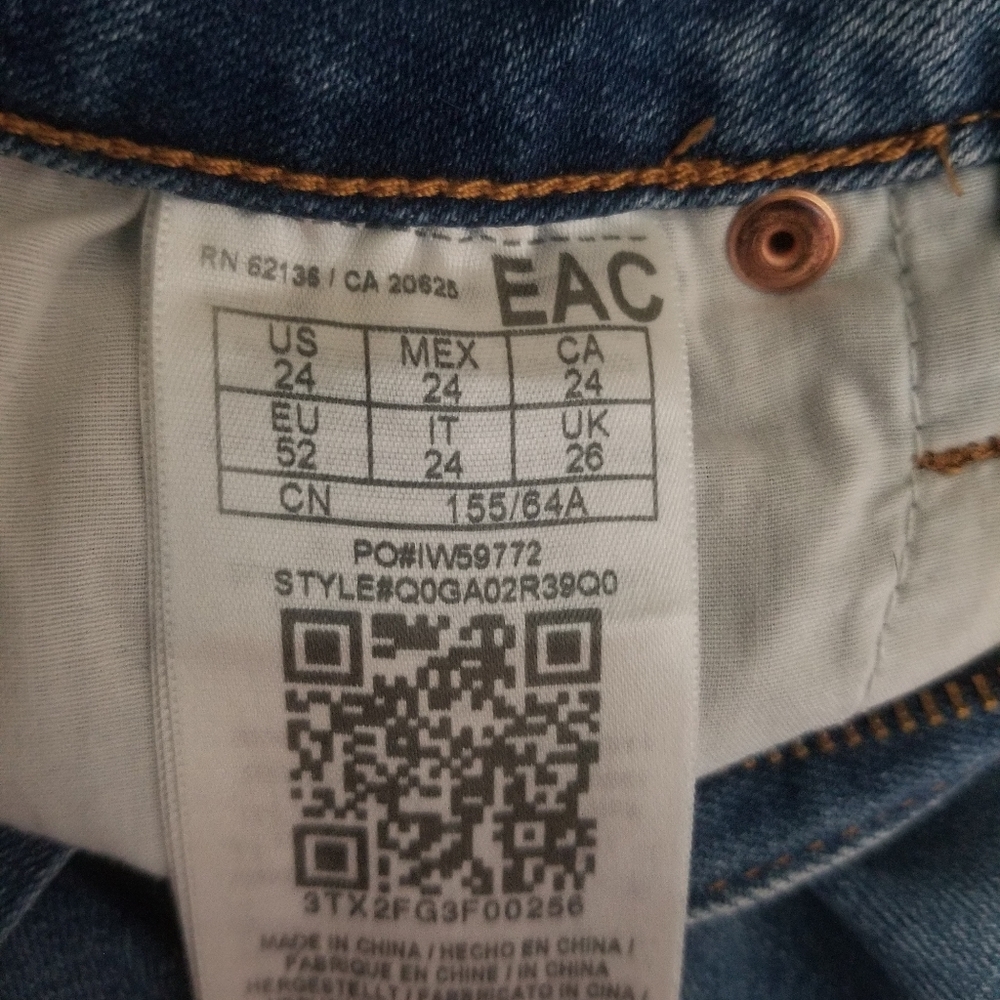 Guess Jeans - Picture 4 of 5